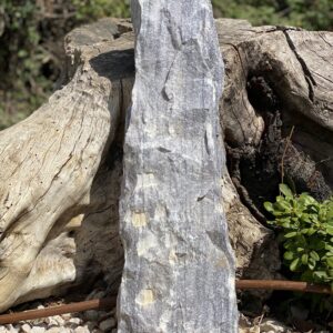 Monolithe gris